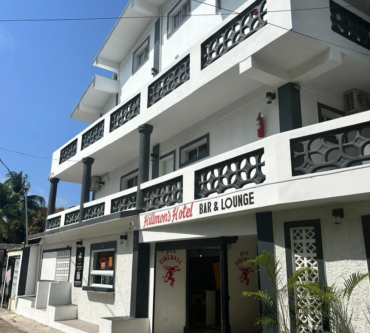 Hillmon\'S Hotel Bar Lounge location